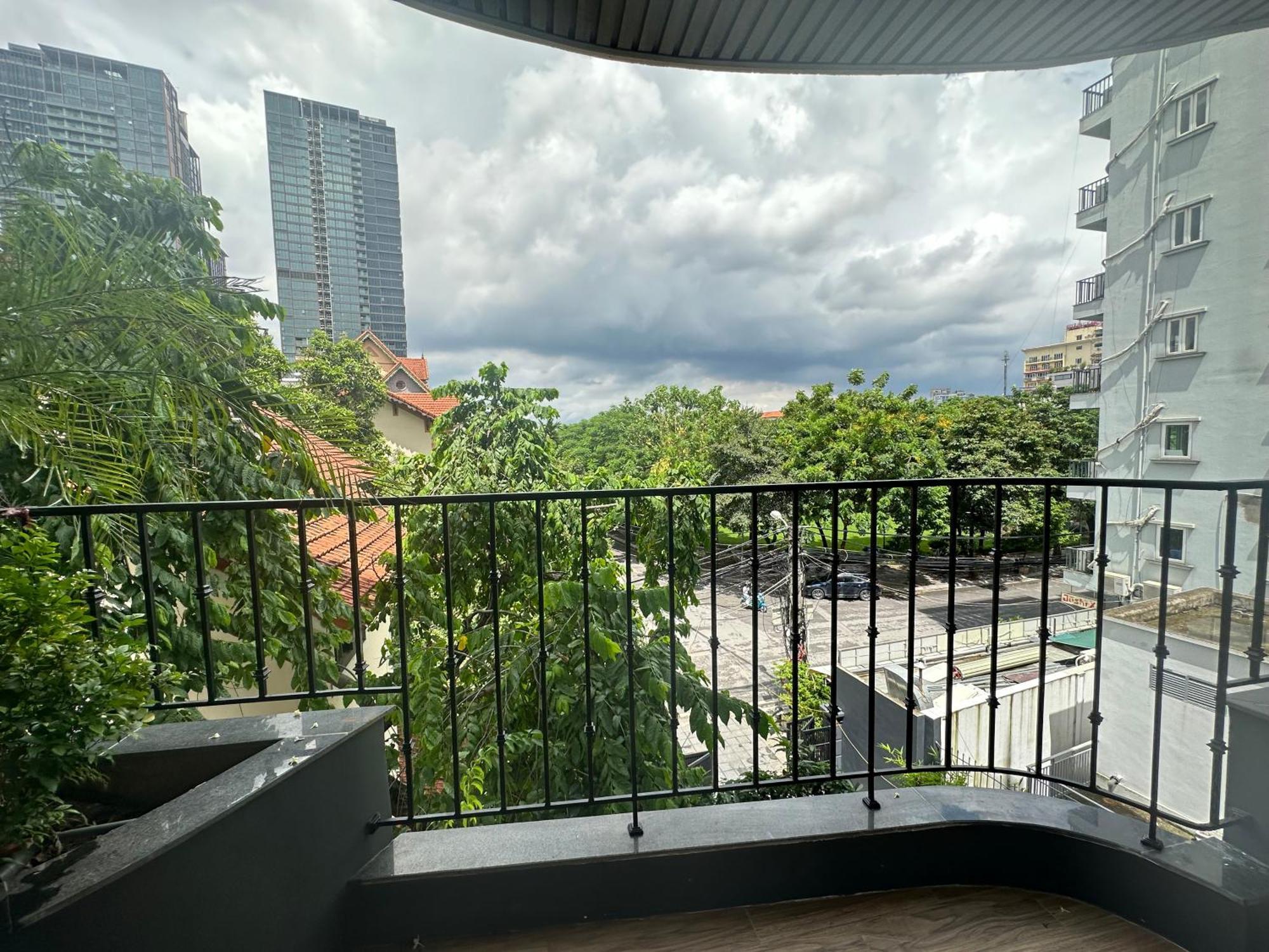 Luxe Paradise Suites Hotel To Ngoc Van Hanoi Exteriör bild