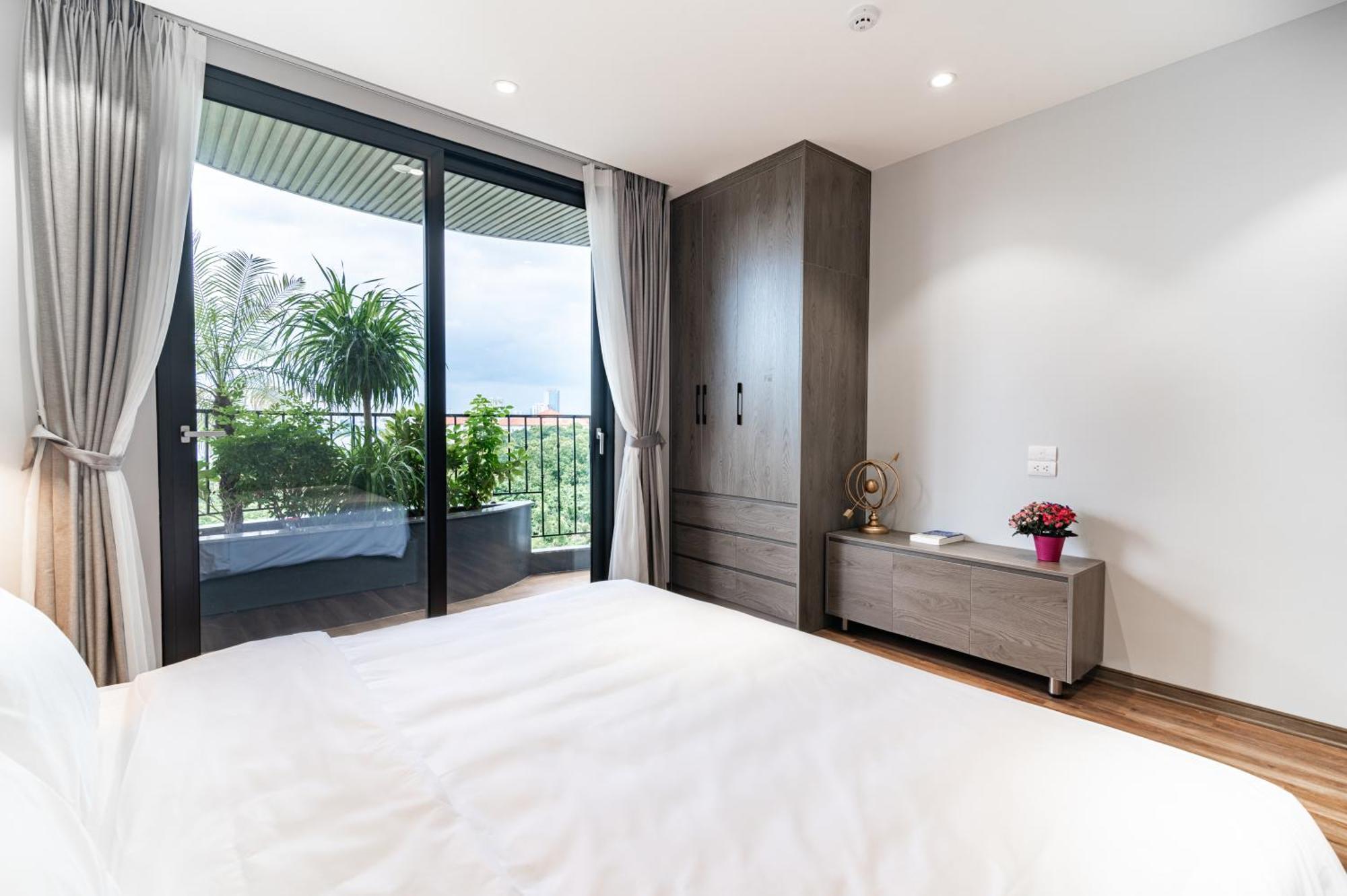 Luxe Paradise Suites Hotel To Ngoc Van Hanoi Exteriör bild
