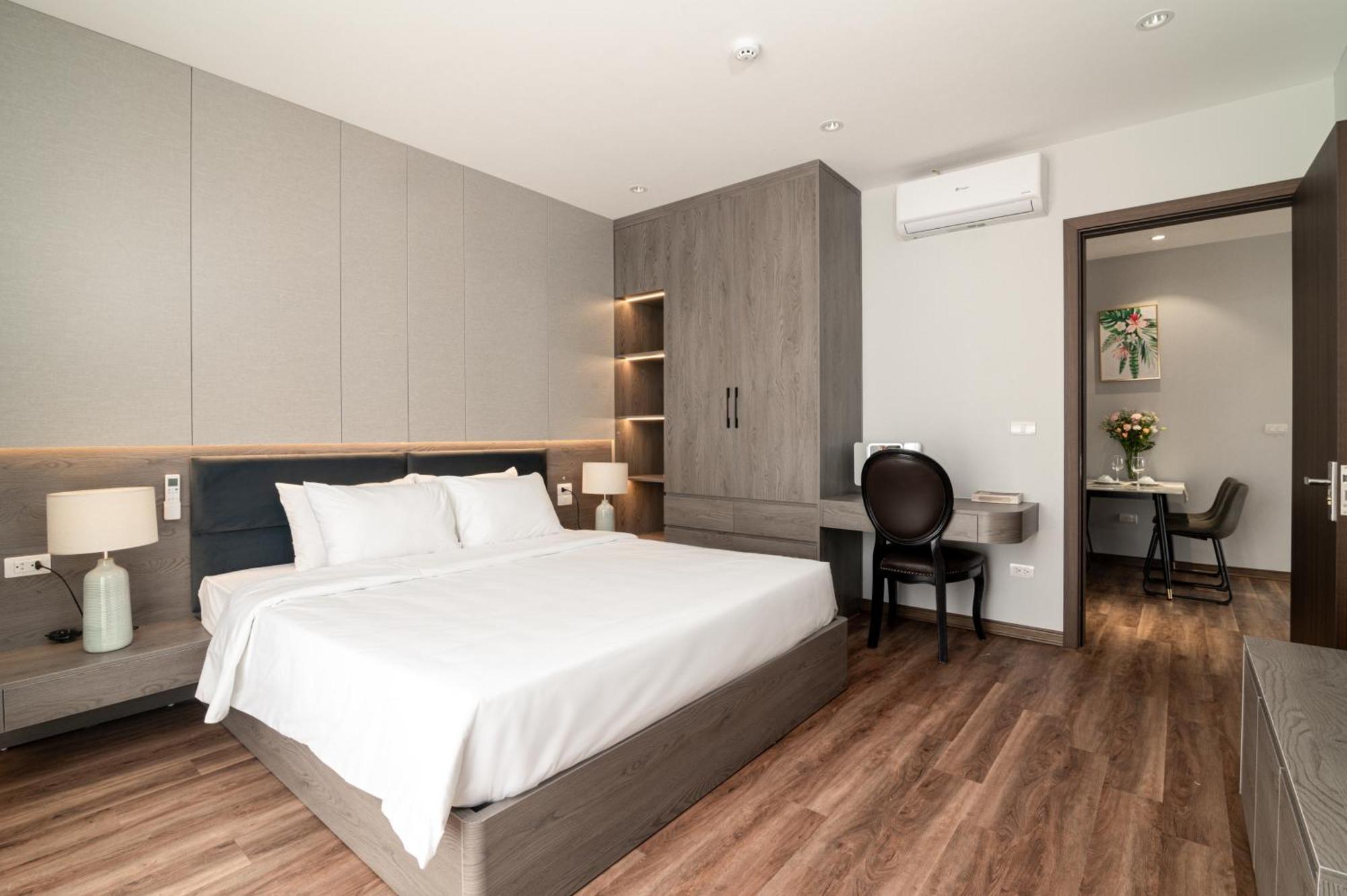 Luxe Paradise Suites Hotel To Ngoc Van Hanoi Exteriör bild