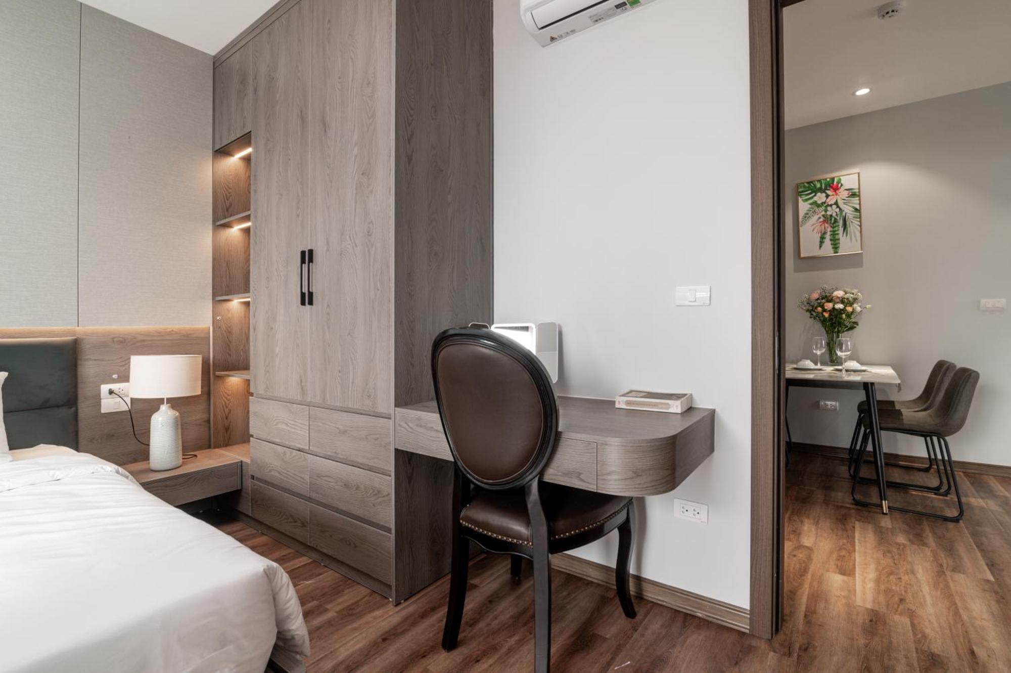 Luxe Paradise Suites Hotel To Ngoc Van Hanoi Exteriör bild