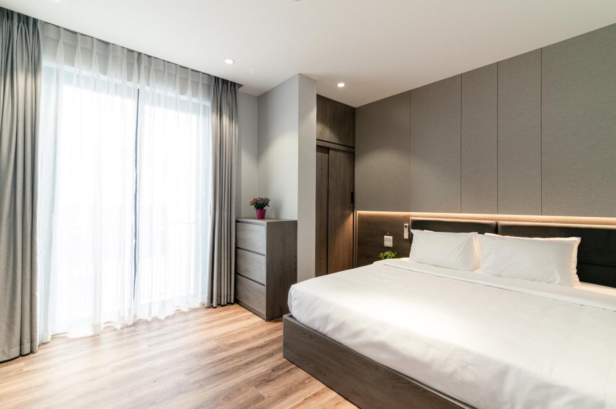 Luxe Paradise Suites Hotel To Ngoc Van Hanoi Exteriör bild