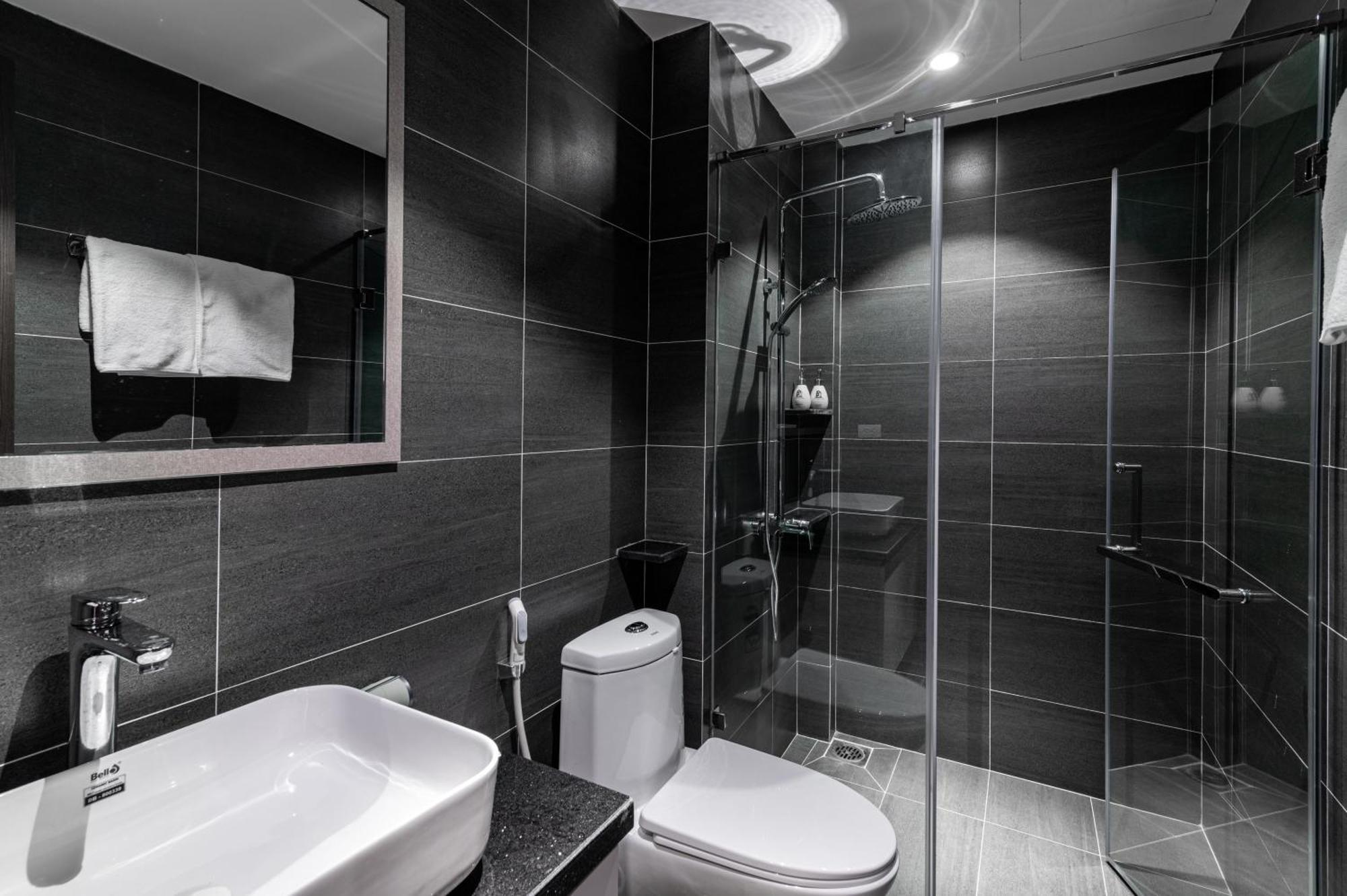 Luxe Paradise Suites Hotel To Ngoc Van Hanoi Exteriör bild